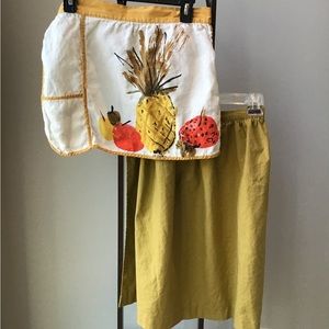 Vintage 2 Aprons Vera Neumann Retro 1960/1970 Half Apron Linen Gold‎ Hostess …